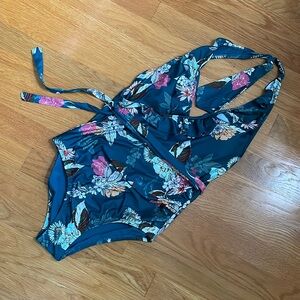 ModCloth Reese One-Piece green Floral Swimsuit ruffle halter tie size medium